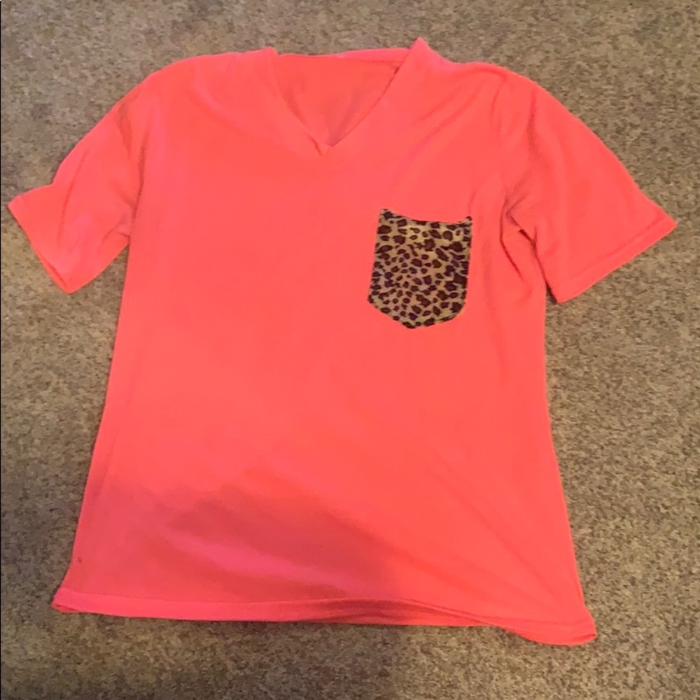 Hot pink tee with cheetah print pocket
